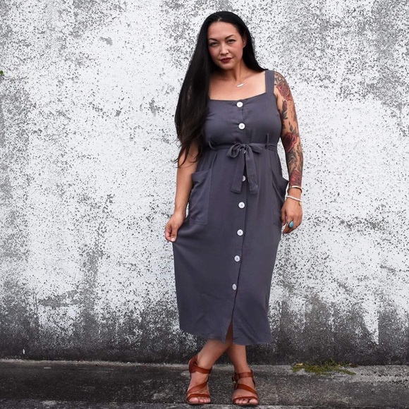 Grey Buttondown Midi Dress - Picture 2 of 4